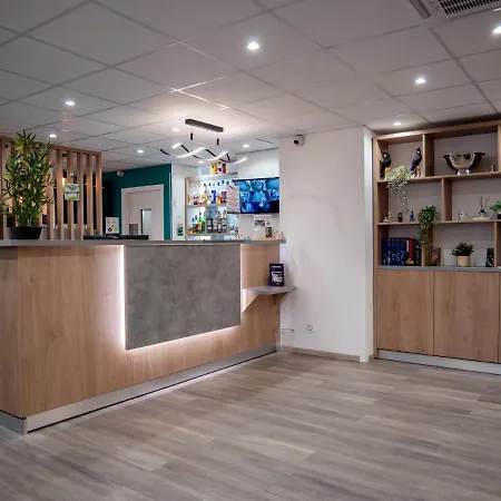 Hotel Contact Restaurant Bleu France - Cergy 2*