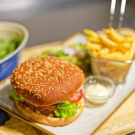 Contact Bleu France Cergy Hotel 3*