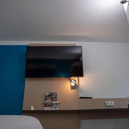 Hotel Contact Restaurant Bleu France - Cergy